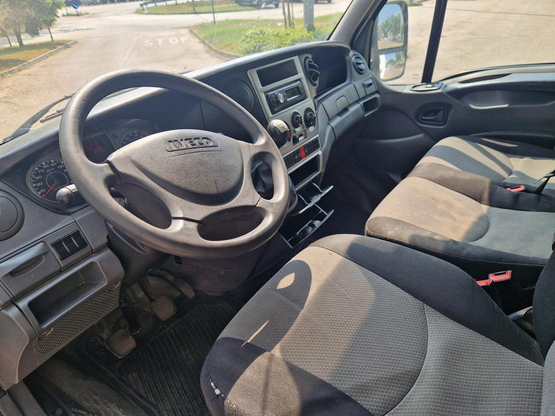 Iveco Daily SOU-735 oldalajtós - Green Autókölcsönző