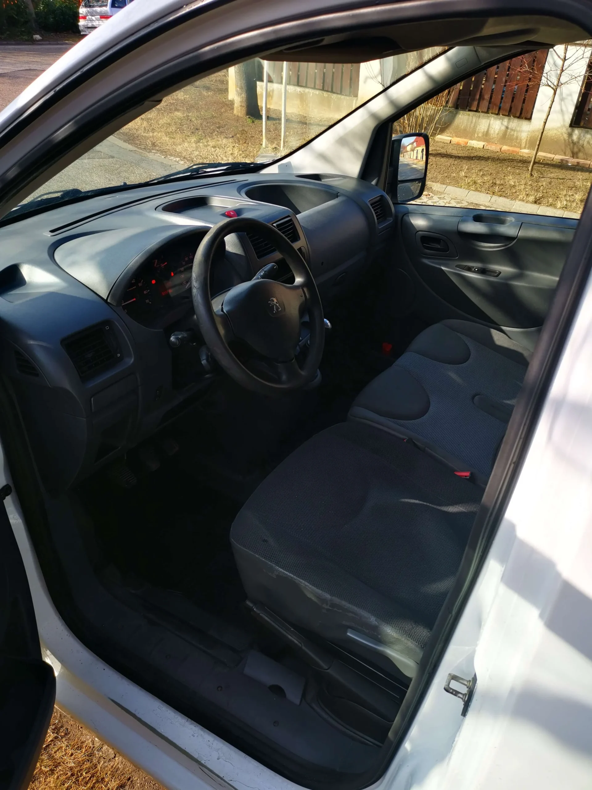 Peugeot Expert NMJ-761 - Green Autókölcsönző