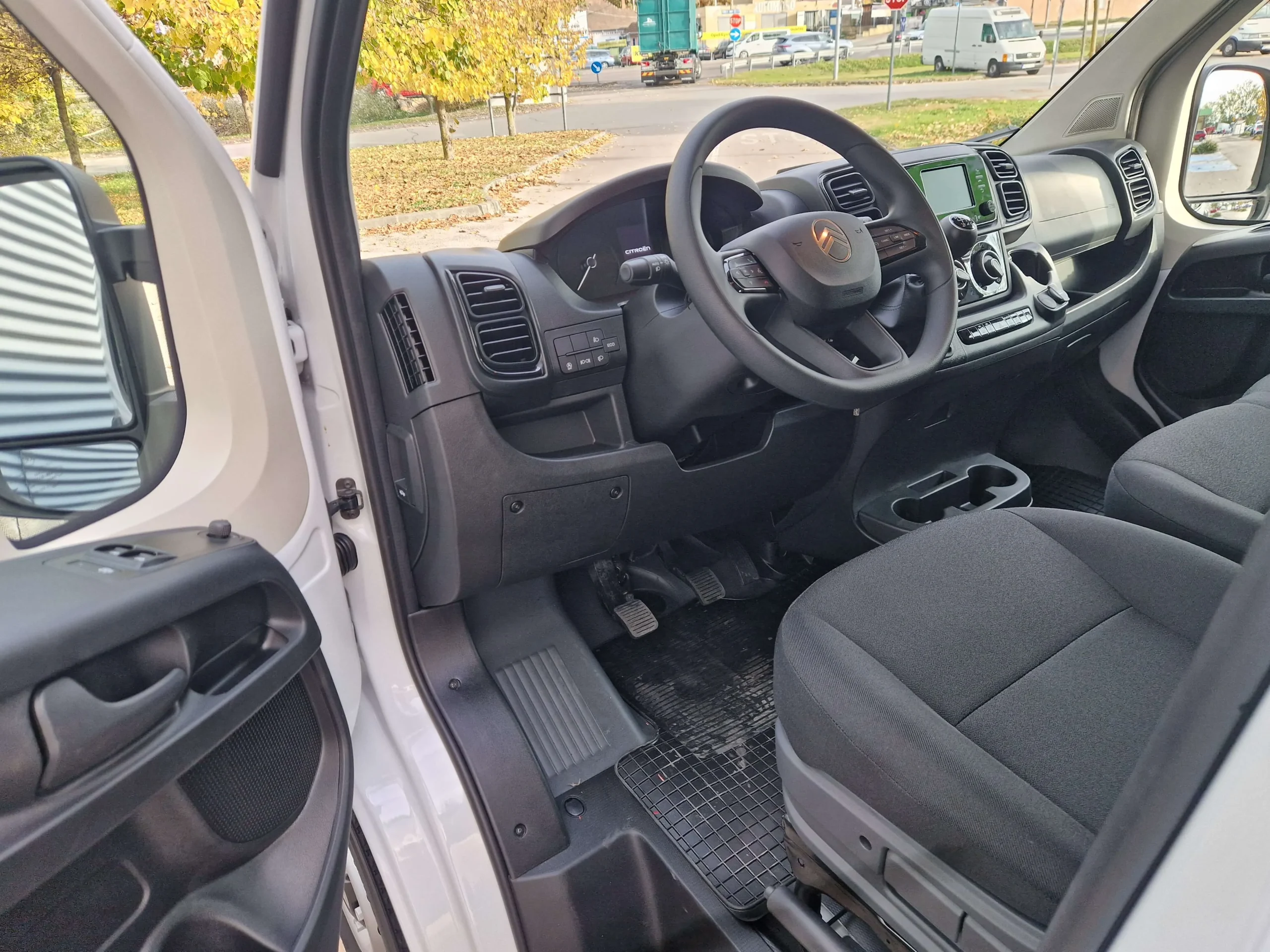 Citroen Jumper AIGQ-152 - Green Autókölcsönző