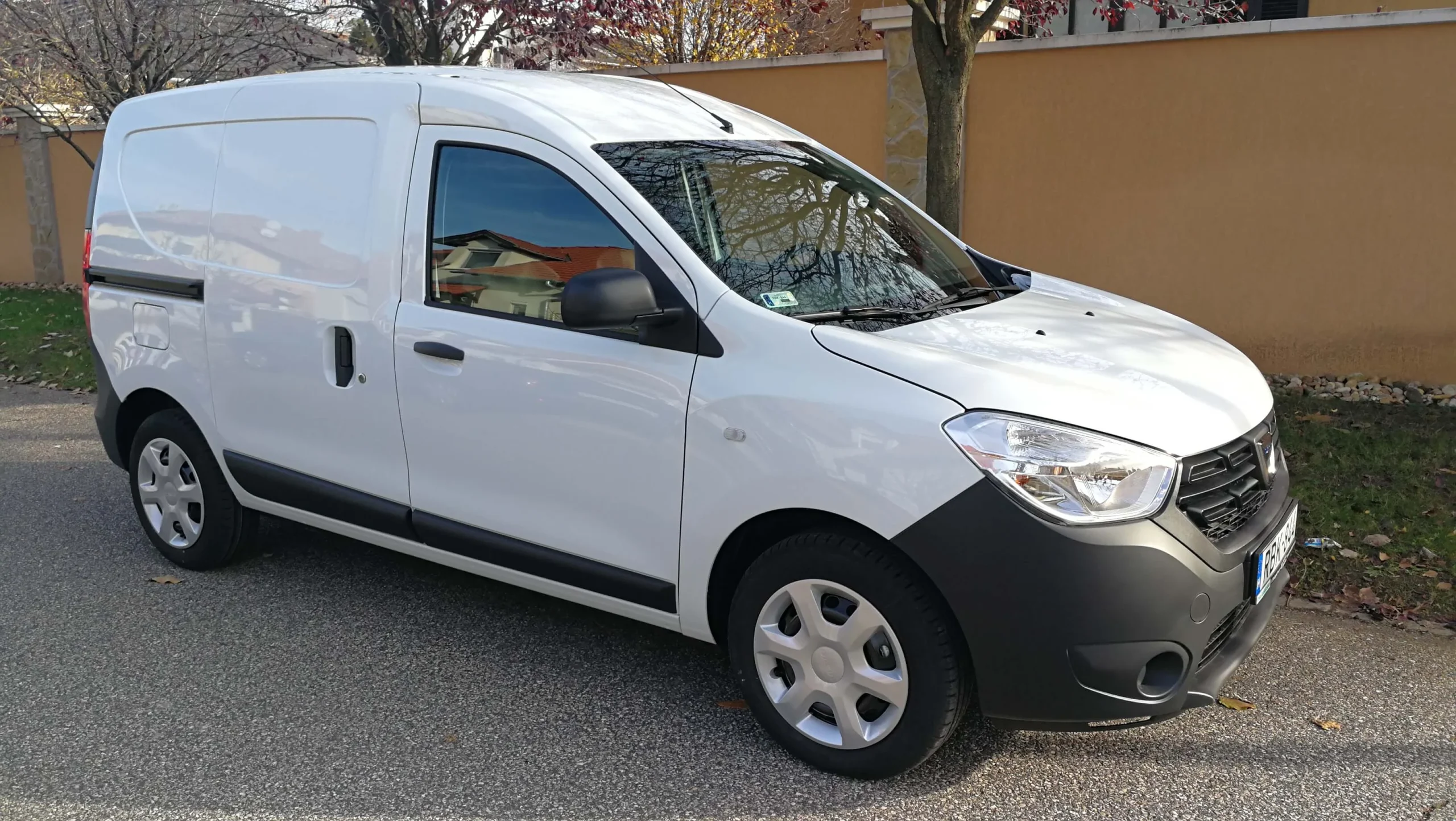 Dacia Dokker RBK-844 - Green Autókölcsönző