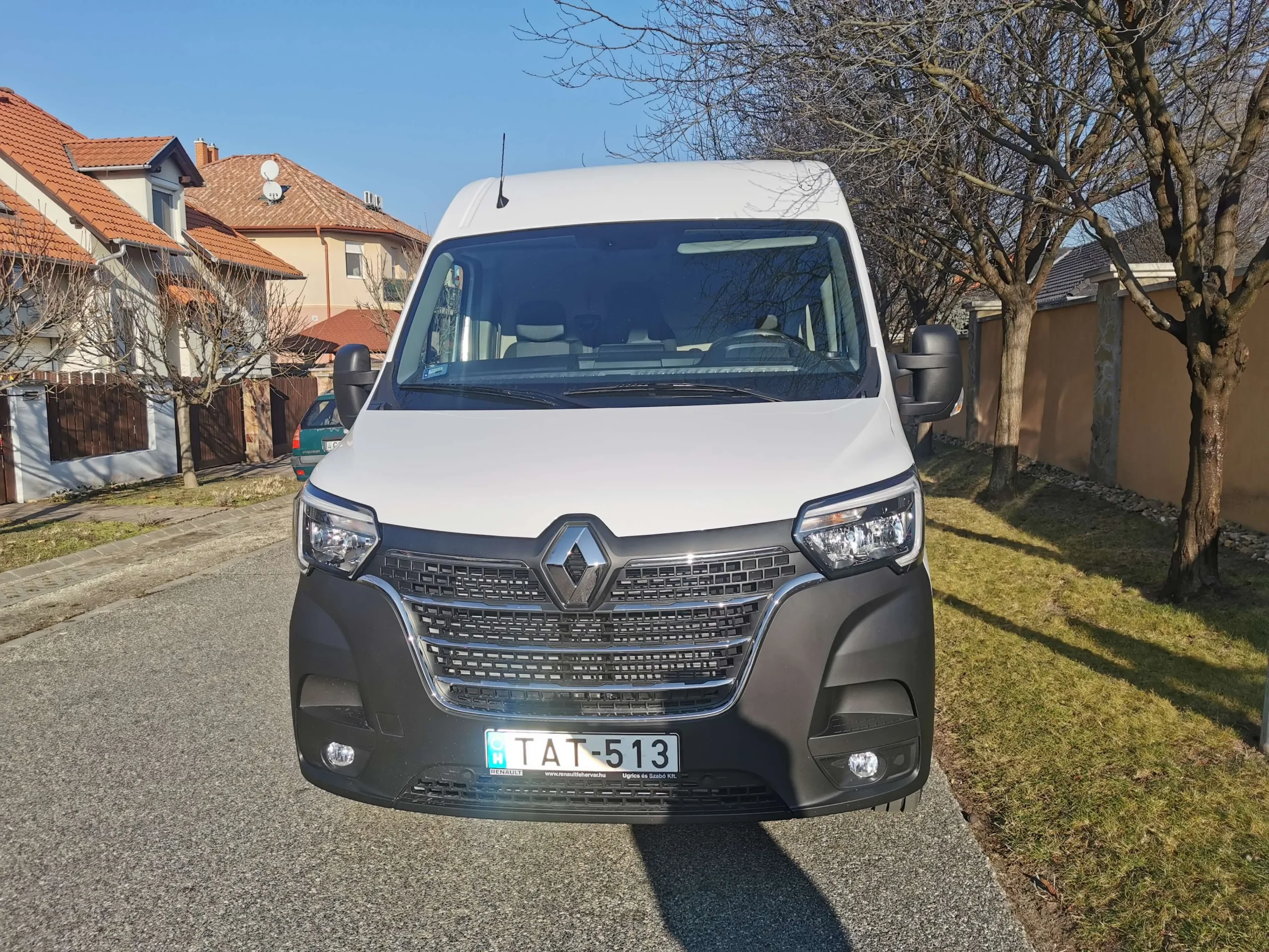 Renault Master TAT-513 - Green Autókölcsönző