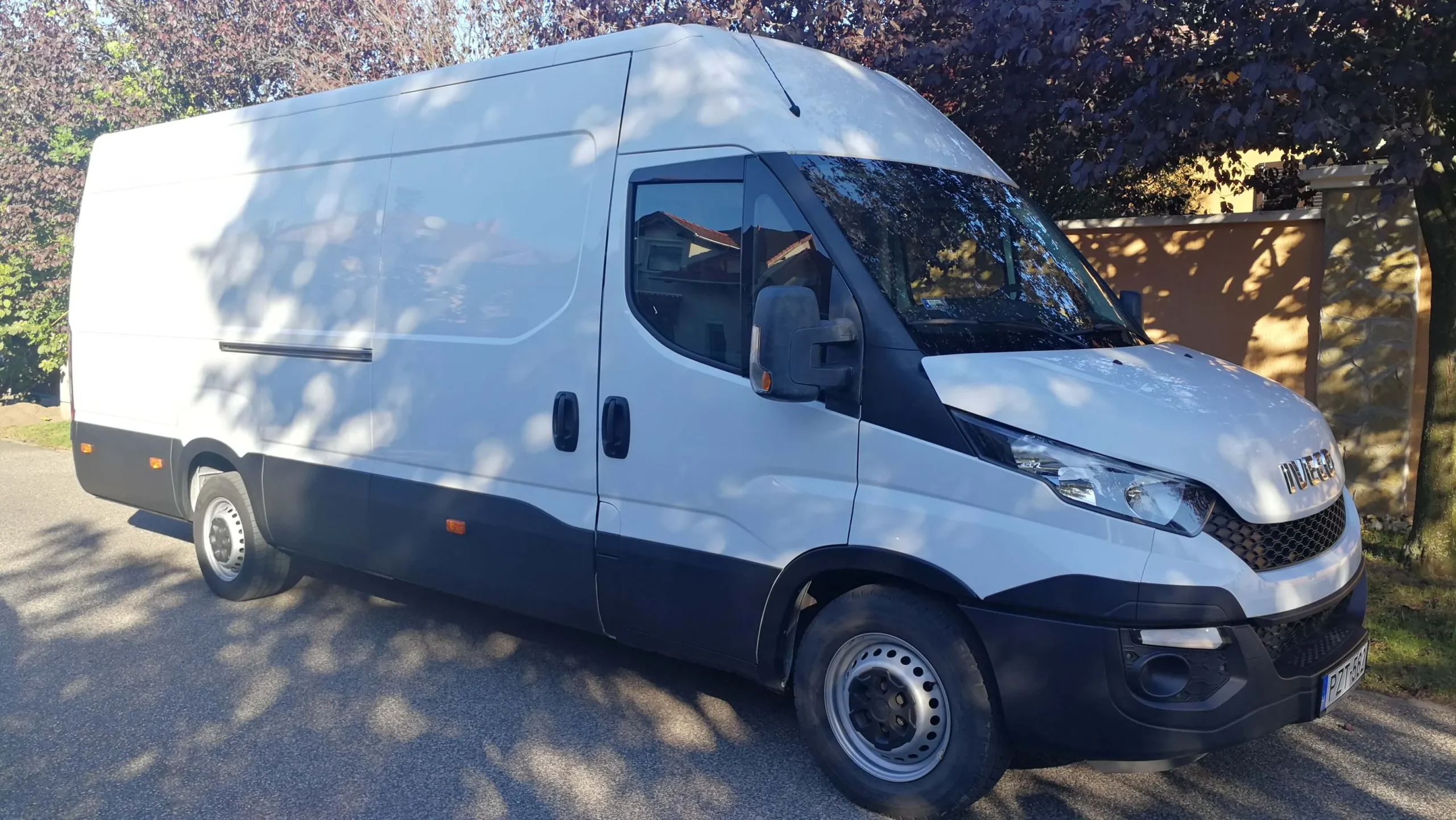 Iveco Daily PZT-562 - Green Autókölcsönző
