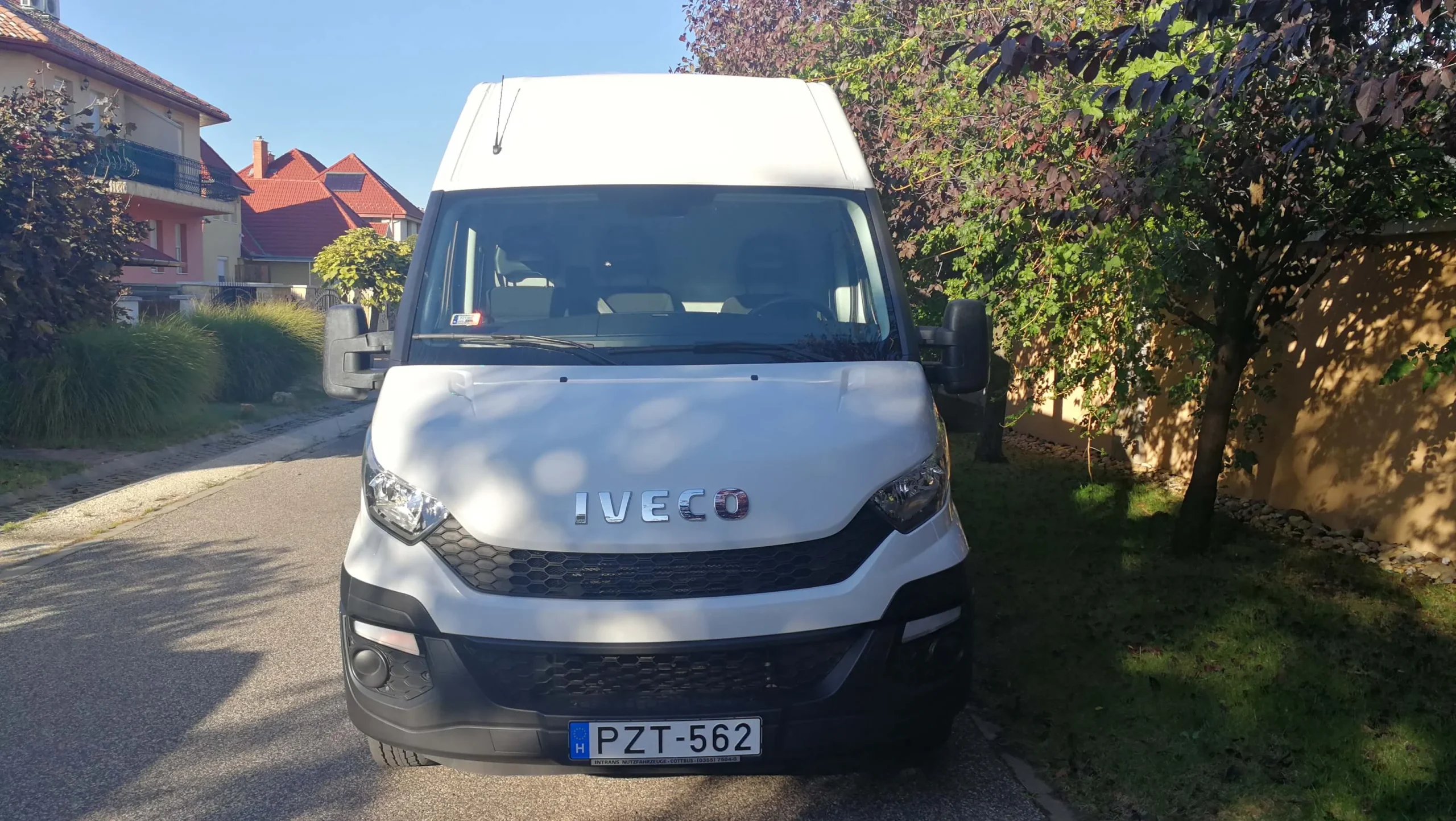Iveco Daily PZT-562 - Green Autókölcsönző