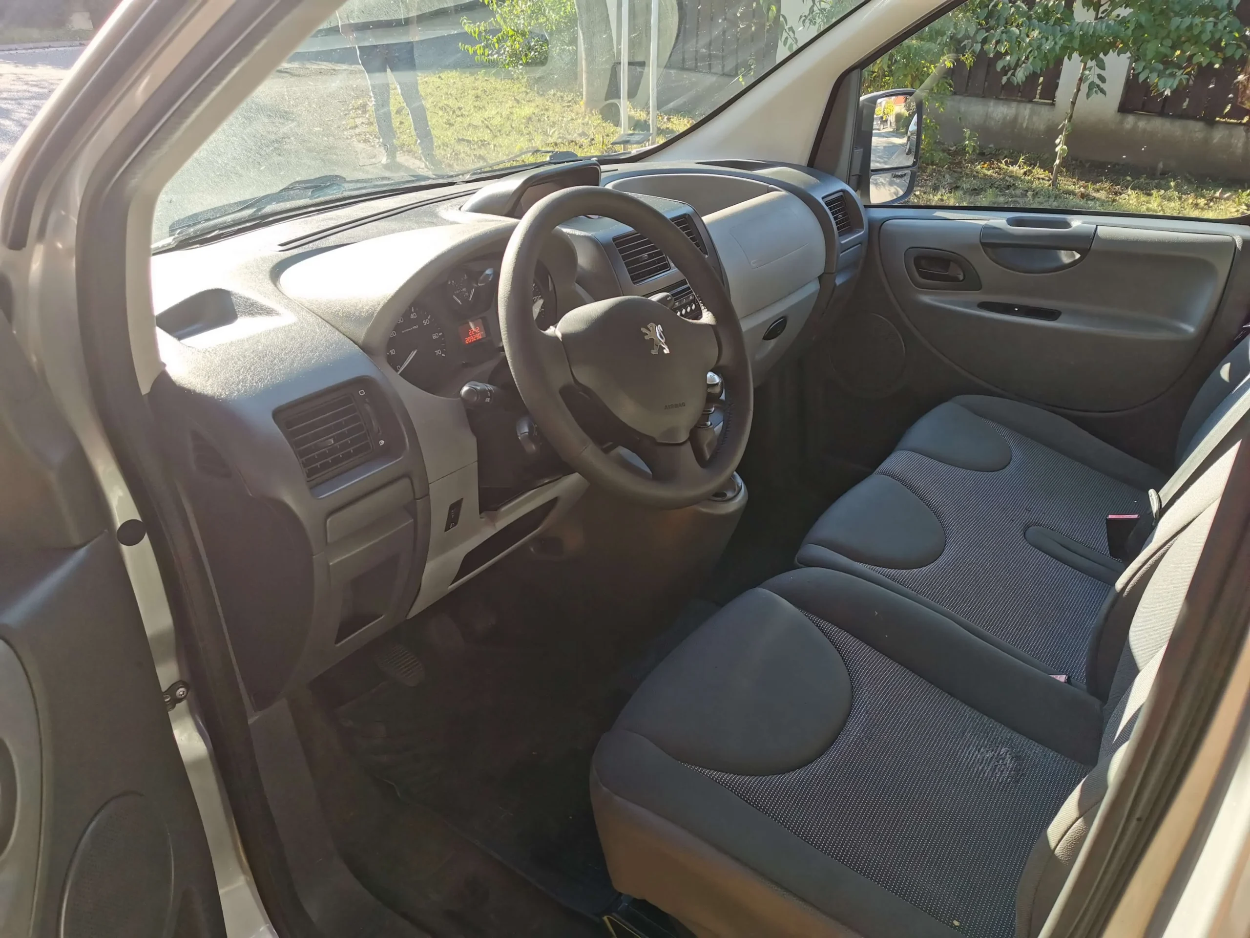 Peugeot Expert 2.0 SIM-185 - Green Autókölcsönző