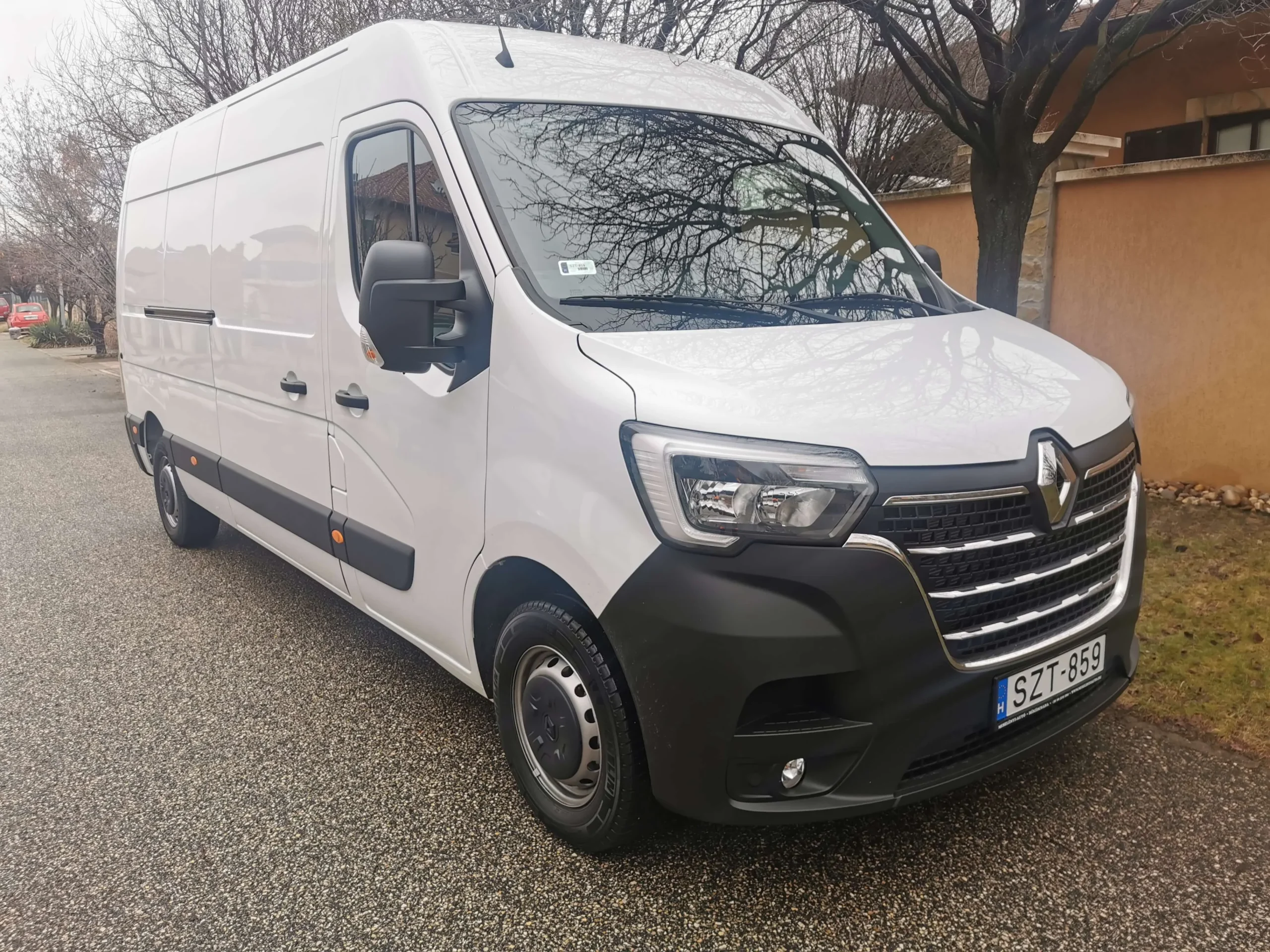 Renault Master SZT-859 - Green Autókölcsönző