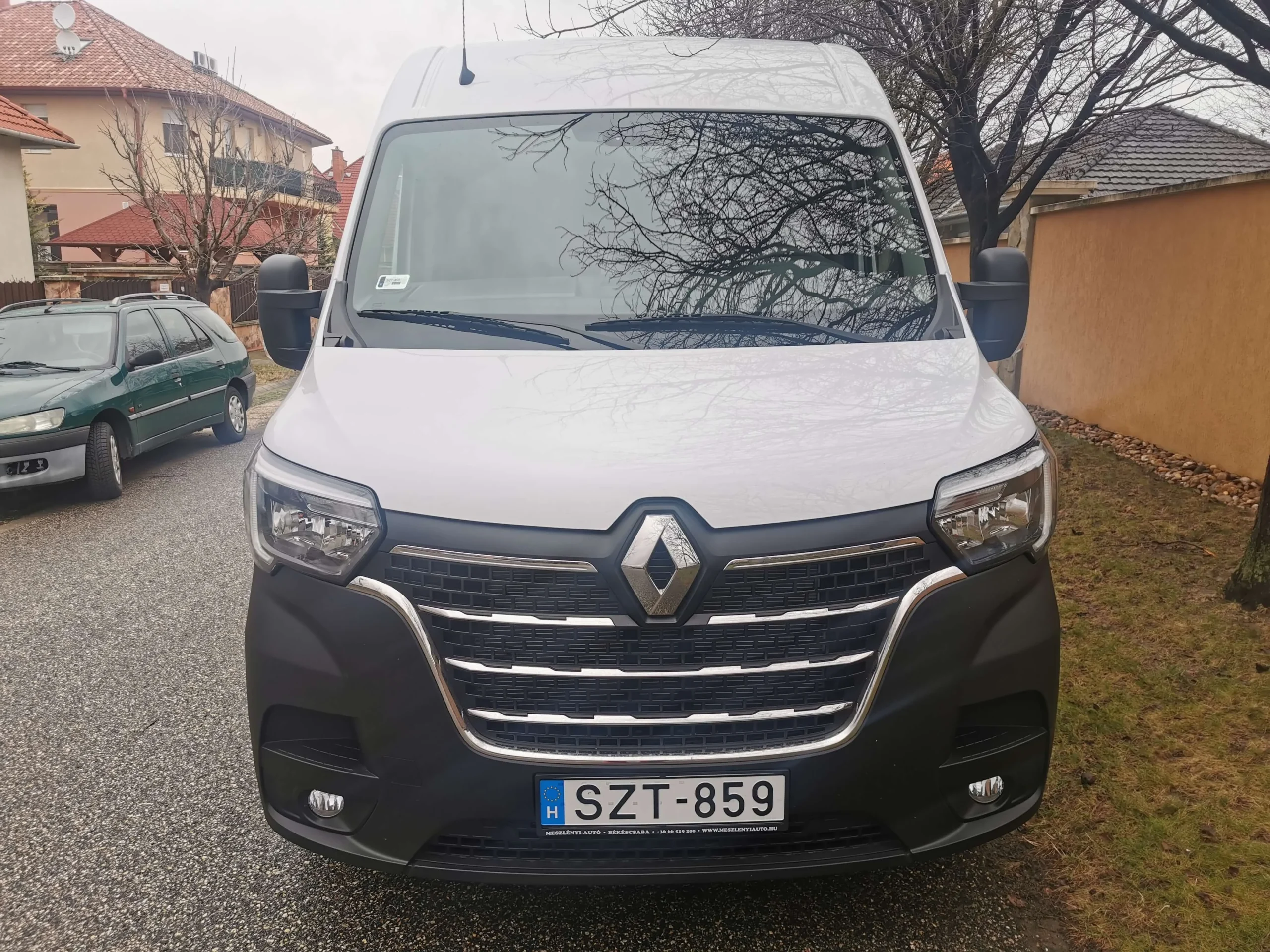 Renault Master SZT-859 - Green Autókölcsönző