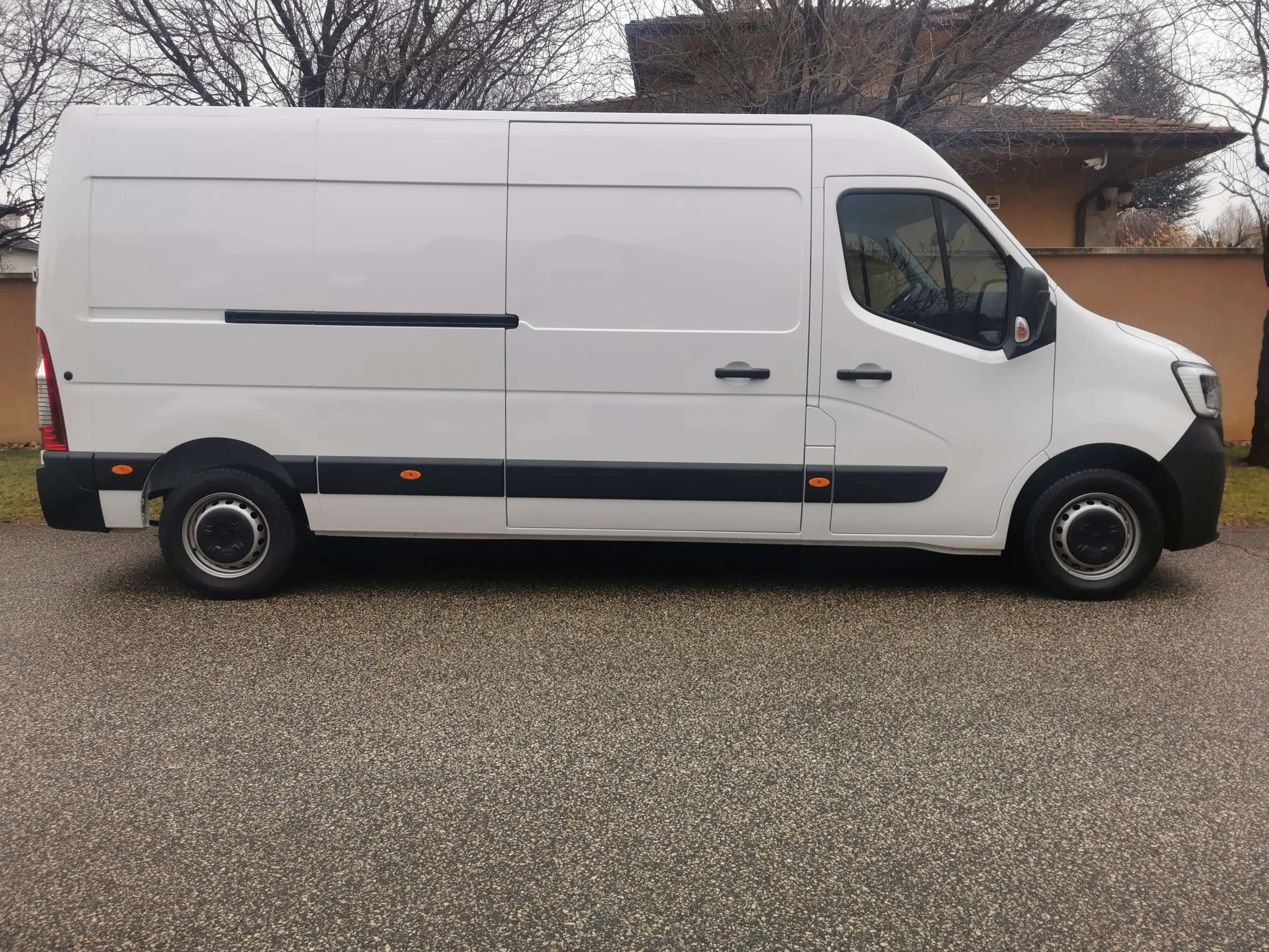 Renault Master SZT-859 - Green Autókölcsönző