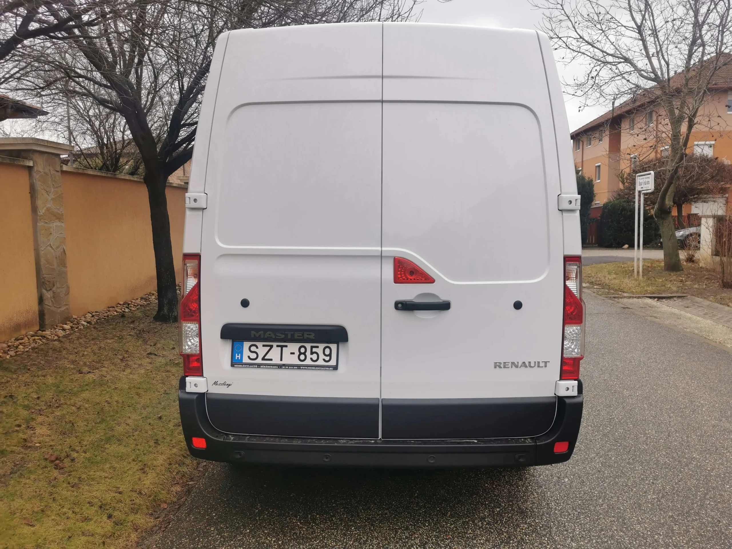 Renault Master SZT-859 - Green Autókölcsönző