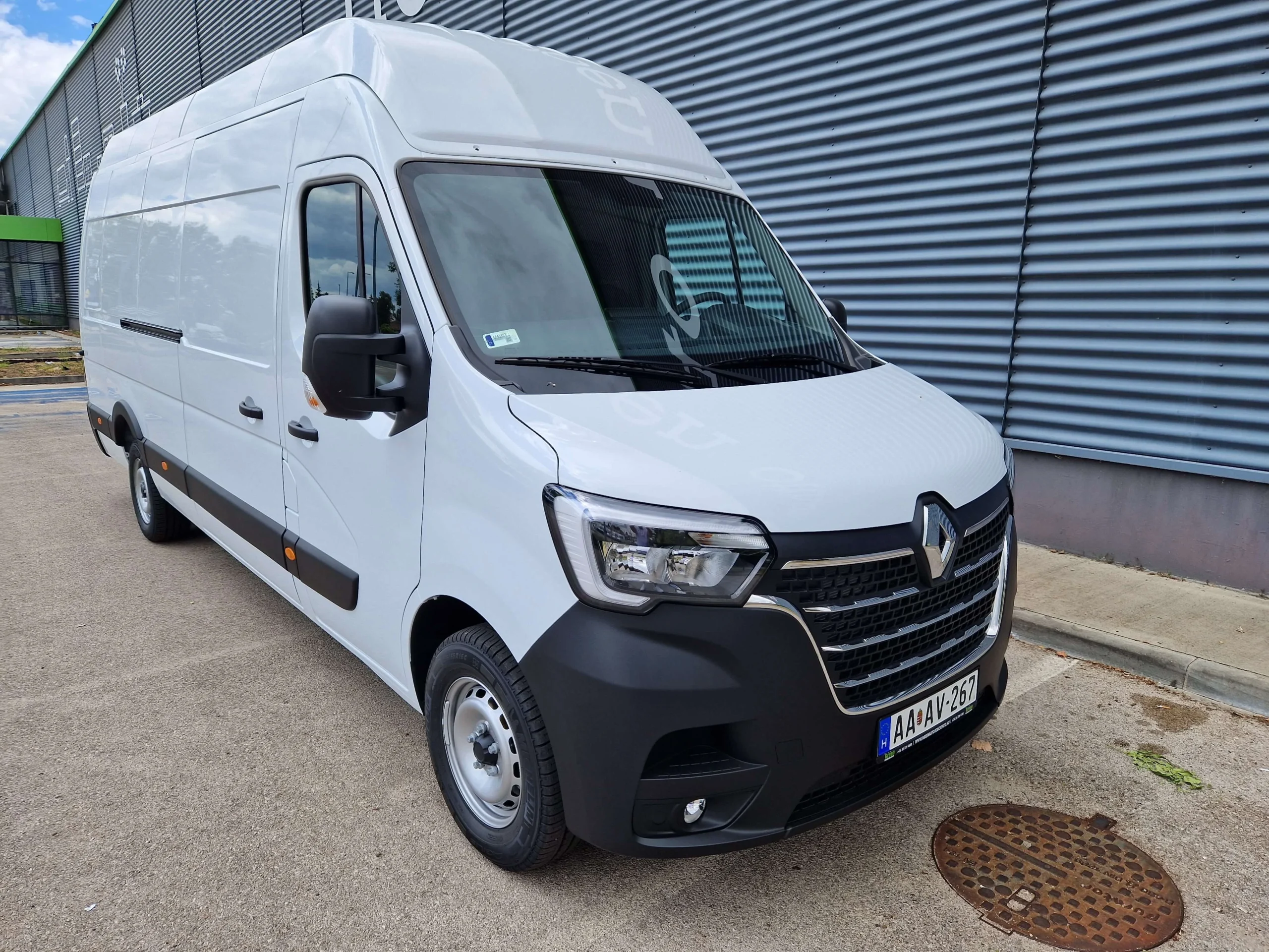 Renault Master Új AAAV267 - Green Autókölcsönző