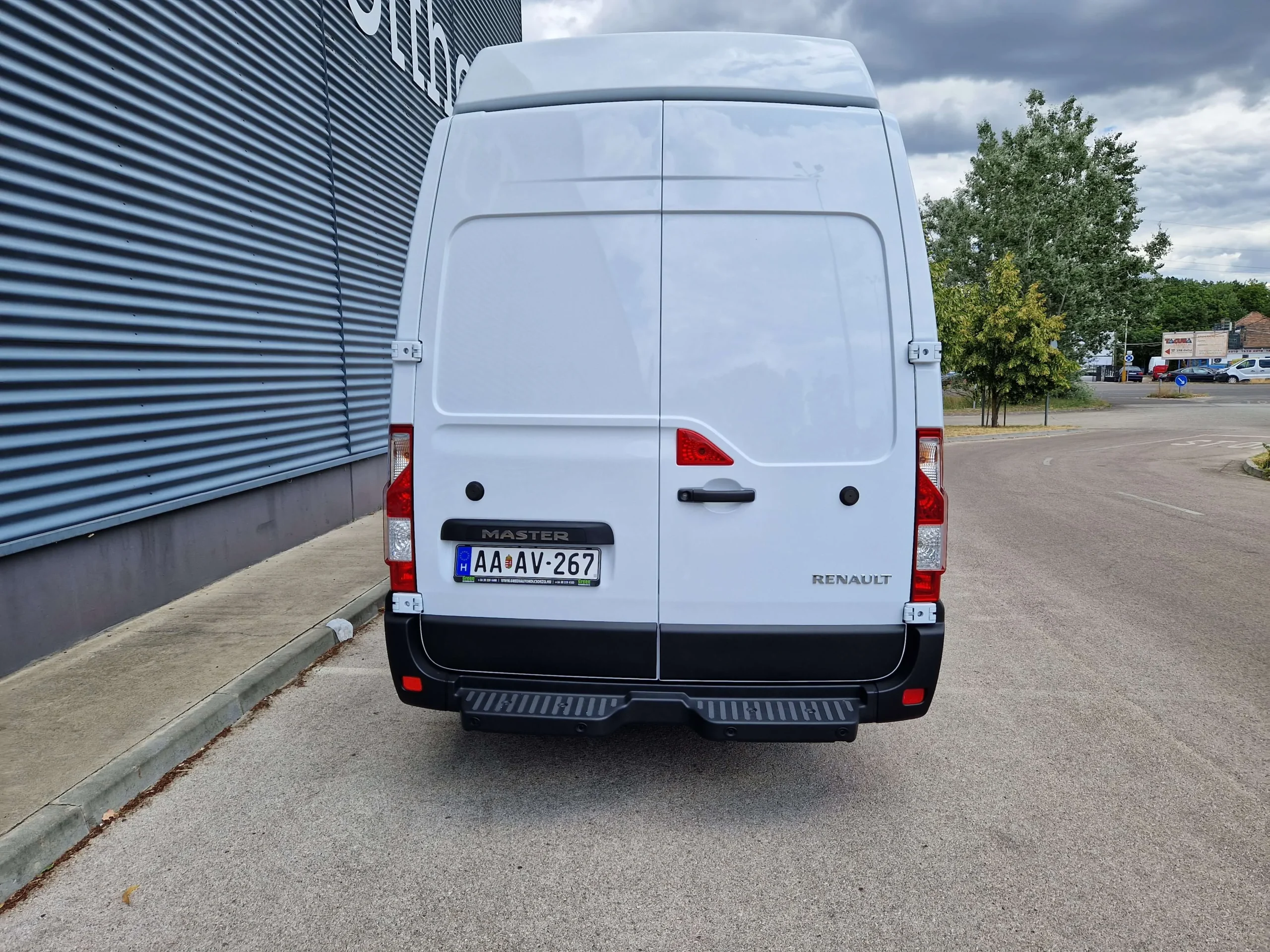 Renault Master Új AAAV267 - Green Autókölcsönző