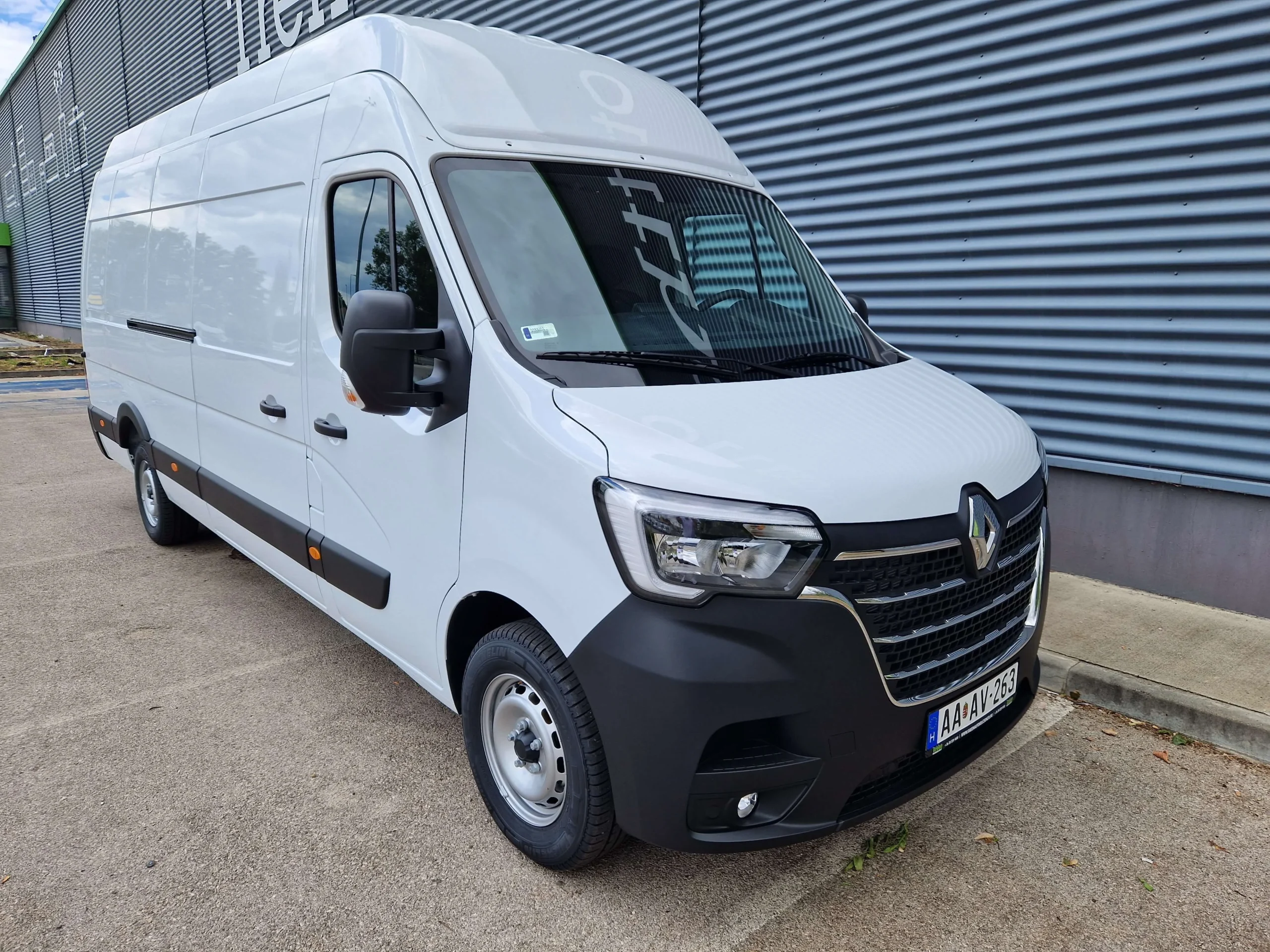Renault Master AAAV263 - Green Autókölcsönző