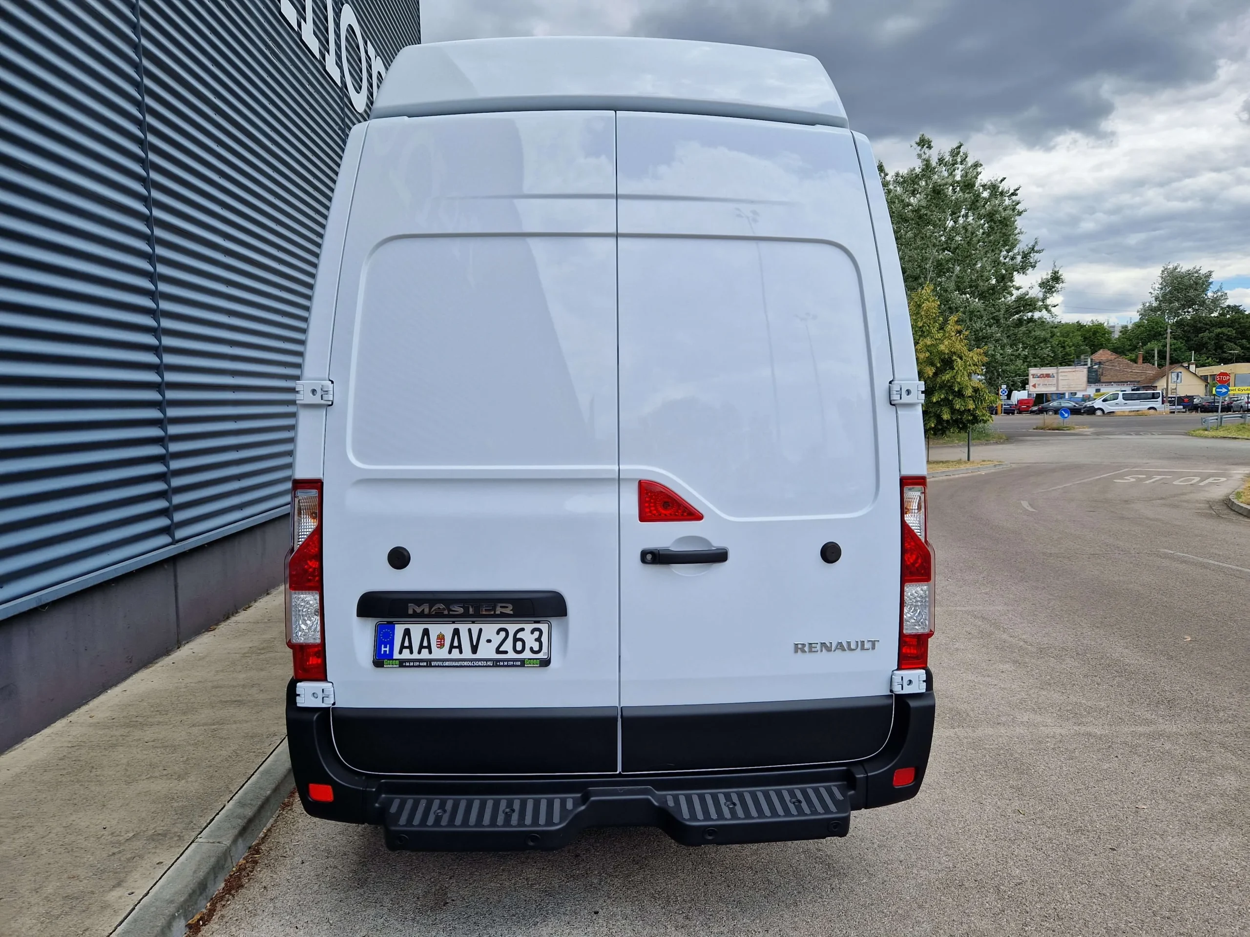 Renault Master AAAV263 - Green Autókölcsönző