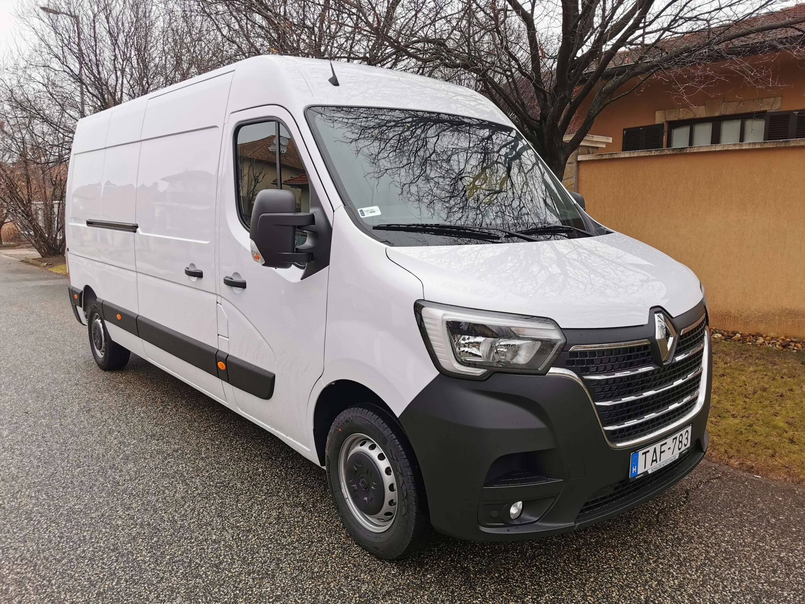 Renault Master TAF-783 - Green Autókölcsönző